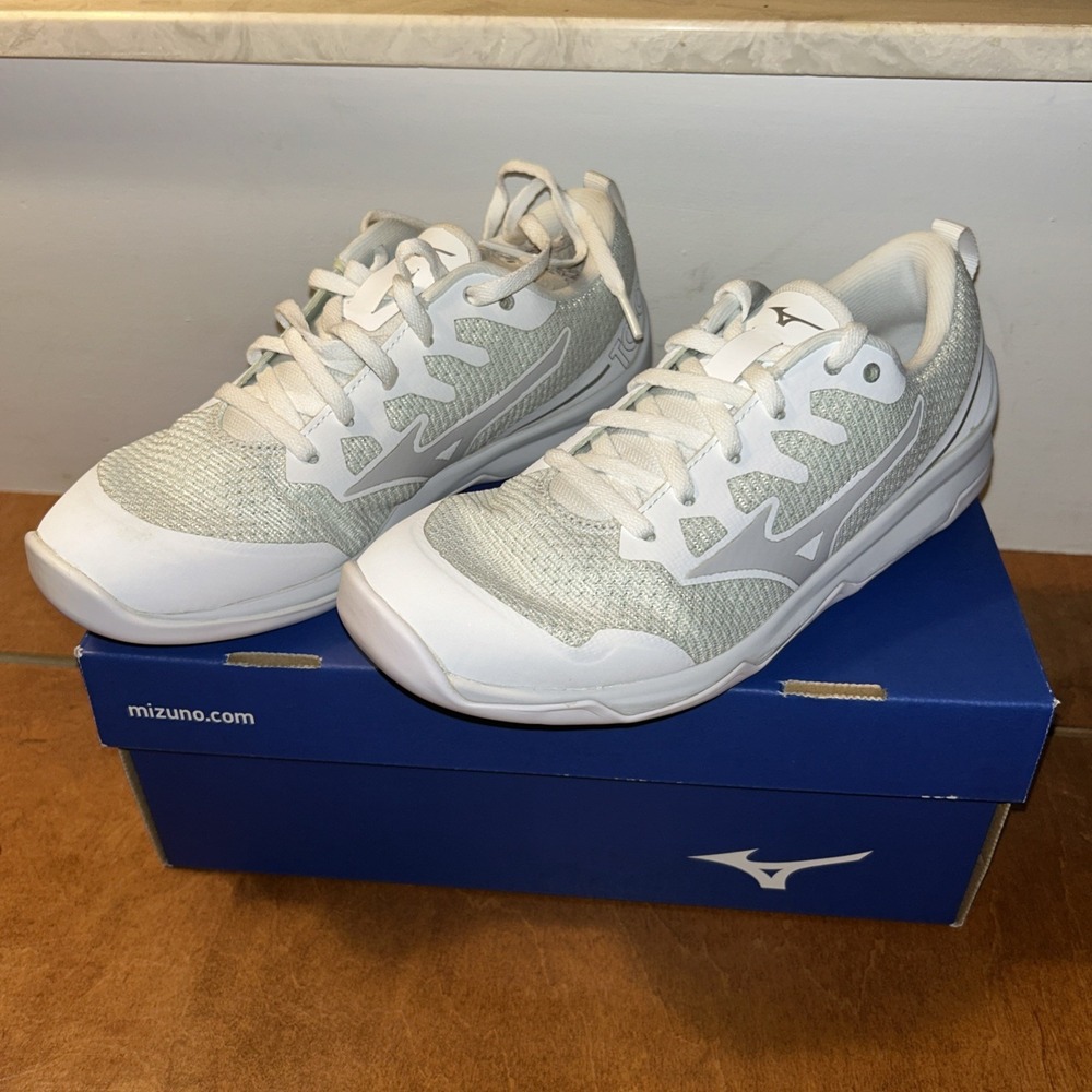 Mizuno Shoes Womens Size 8 TC-02 Cross Training Sneakers Lace Up White W/ Box